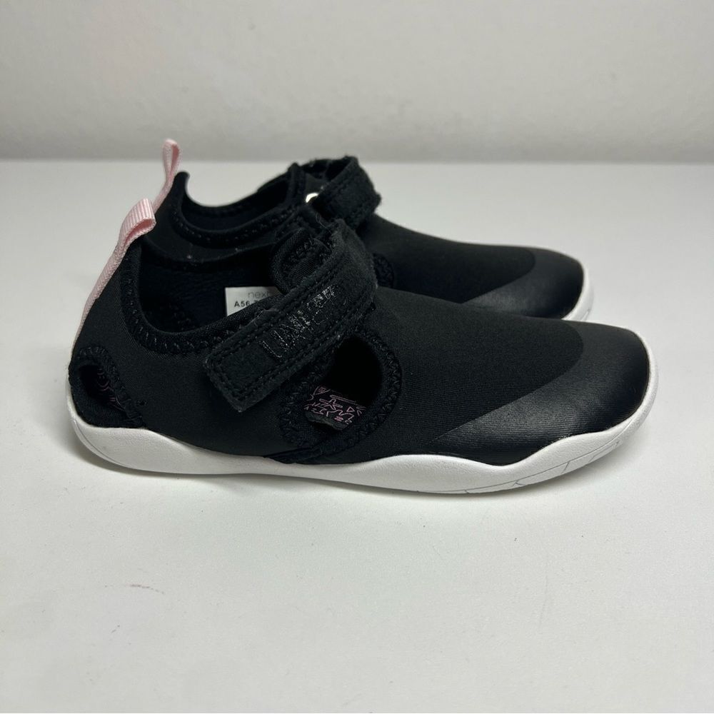 Unltd Girls Sandals Slip-On Light Running Shoe Black Pink Size 12 Mary Jane EUC